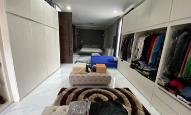 Dijual Rumah mewah dengan suasana komplek yg asri