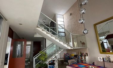 House for Sale with Pool, Garden, and 3 Bedrooms RHM-005