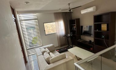 House for Sale with Pool, Garden, and 3 Bedrooms RHM-005