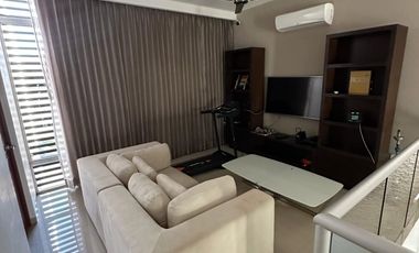 House for Sale with Pool, Garden, and 3 Bedrooms RHM-005