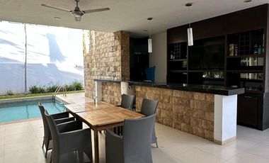 House for Sale with Pool, Garden, and 3 Bedrooms RHM-005