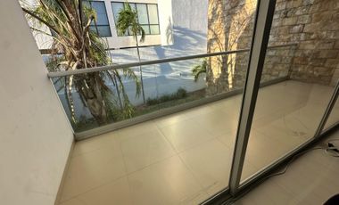 House for Sale with Pool, Garden, and 3 Bedrooms RHM-005