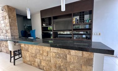 House for Sale with Pool, Garden, and 3 Bedrooms RHM-005