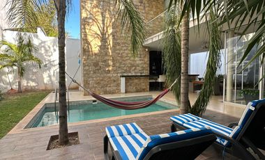House for Sale with Pool, Garden, and 3 Bedrooms RHM-005