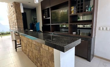 House for Sale with Pool, Garden, and 3 Bedrooms RHM-005