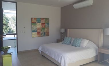 Exclusive Residence in the Heart of Yucatán: Style, Comfort, and Security RHM-003