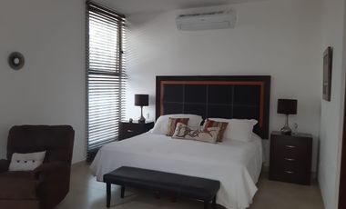 Exclusive Residence in the Heart of Yucatán: Style, Comfort, and Security RHM-003