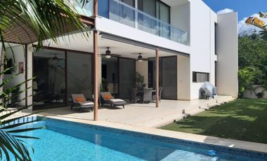 Exclusive Residence in the Heart of Yucatán: Style, Comfort, and Security RHM-003