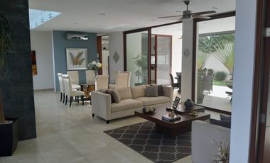 Exclusive Residence in the Heart of Yucatán: Style, Comfort, and Security RHM-003
