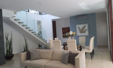 Exclusive Residence in the Heart of Yucatán: Style, Comfort, and Security RHM-003