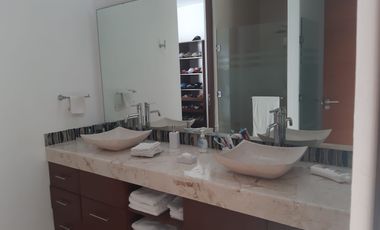 Exclusive Residence in the Heart of Yucatán: Style, Comfort, and Security RHM-003