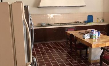 Colonial Residence for Sale in Mérida&#8217;s Historic Center: Spacious Land and Commercial Potential RHM-002