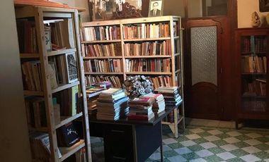 Colonial Residence for Sale in Mérida&#8217;s Historic Center: Spacious Land and Commercial Potential RHM-002