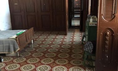 Colonial Residence for Sale in Mérida&#8217;s Historic Center: Spacious Land and Commercial Potential RHM-002