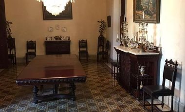 Colonial Residence for Sale in Mérida&#8217;s Historic Center: Spacious Land and Commercial Potential RHM-002
