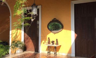 Colonial Residence for Sale in Mérida&#8217;s Historic Center: Spacious Land and Commercial Potential RHM-002