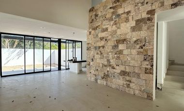 House with Pool and Exclusive Amenities MID-074