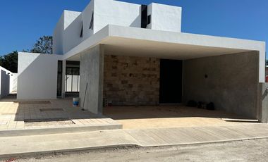 House with Pool and Exclusive Amenities MID-074