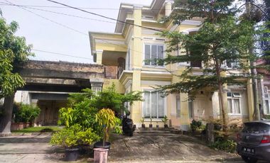 Dijual Rumah cluster 3 Lantai di Komplek Aur Kuning, lokasi strategis dekat dengan bandara dan kampus