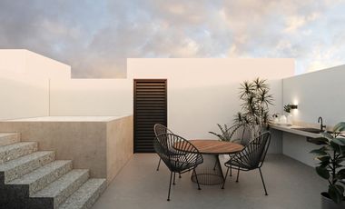 House for Sale in San Juan Bautista, Mérida: Strategic Location and Rooftop with Pool MID-019