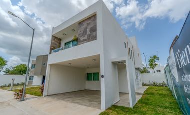 Real Estate Investment in Playa del Carmen: House Near Xcaret, Xel-Há, and More PL-126
