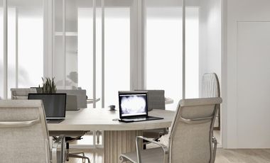 Sophisticated Studio located just 3 blocks from the beach. PL-026