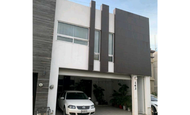 RENTA  DE CASA  AMUEBLADA COL. BOSQUES DEL ORIENTE