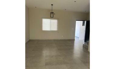 CASA RENTA ALTARES RESIDENCIAL SANTIAGO
