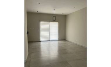 CASA RENTA ALTARES RESIDENCIAL SANTIAGO