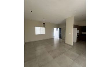 CASA RENTA ALTARES RESIDENCIAL SANTIAGO