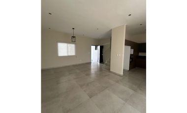 CASA RENTA ALTARES RESIDENCIAL SANTIAGO