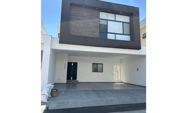 CASA RENTA ALTARES RESIDENCIAL SANTIAGO