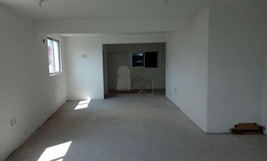 Venta de bodega o renta con oficinas Recinto Portuario Veracruz, piso preparado para carga pesada