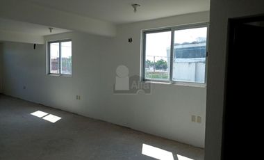 Venta de bodega o renta con oficinas Recinto Portuario Veracruz, piso preparado para carga pesada