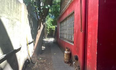 OPORTUNIDAD casa a refaccionar 2 familias zona exc