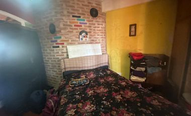 OPORTUNIDAD casa a refaccionar 2 familias zona exc