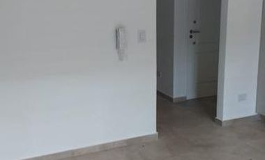 DEPARTAMENTO DE 2 AMBIENTES CON COCHERA APTO CREDITO.  L. de Zamora E.