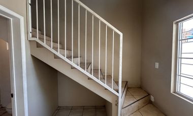 CASA EN RENTA LA ESMERALDA