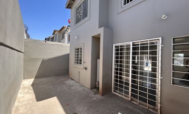 CASA EN RENTA LA ESMERALDA