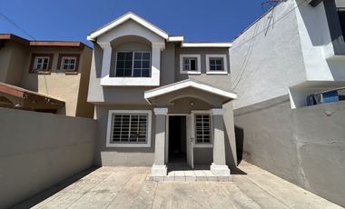 CASA EN RENTA LA ESMERALDA
