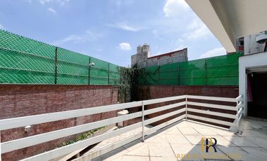 Exclusiva Casa con Alberca. Del Valle Centro