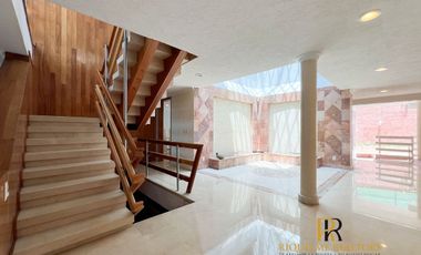 Exclusiva Casa con Alberca. Del Valle Centro