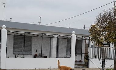 ALQUILO CASA 1 DORM EN HOLMBERG