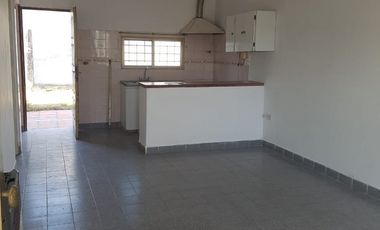 ALQUILO CASA 1 DORM EN HOLMBERG
