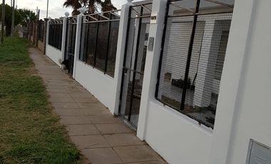 ALQUILO CASA 1 DORM EN HOLMBERG