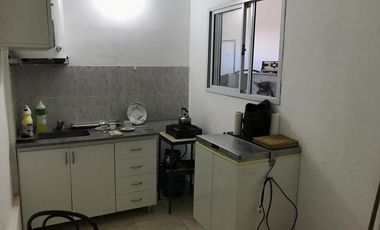 Local amplio tipo galpon en excelente zona industrial, comercial