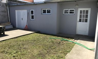 Local amplio tipo galpon en excelente zona industrial, comercial