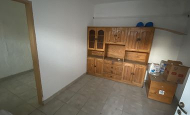 Local amplio tipo galpon en excelente zona industrial, comercial