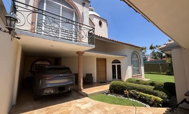 ¡EXCLUSIVA RESIDENCIA EN XOCHIMILCO!