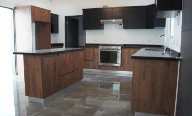 Casa en venta en La Joya Privada Residencial, Monterrey, Nuevo León